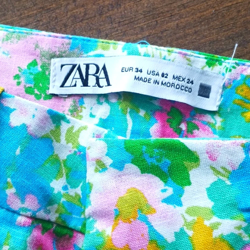 Zara Floral Pants - Picture 7 of 13
